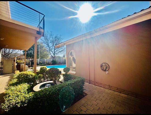 3 BEDROOM HOUSE FOR SALE IN VANDERBIJLPARK SE 2